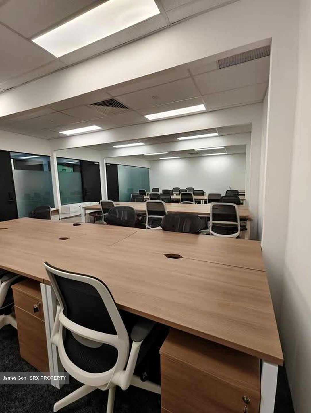 Robinson 77 (D1), Office #607307631